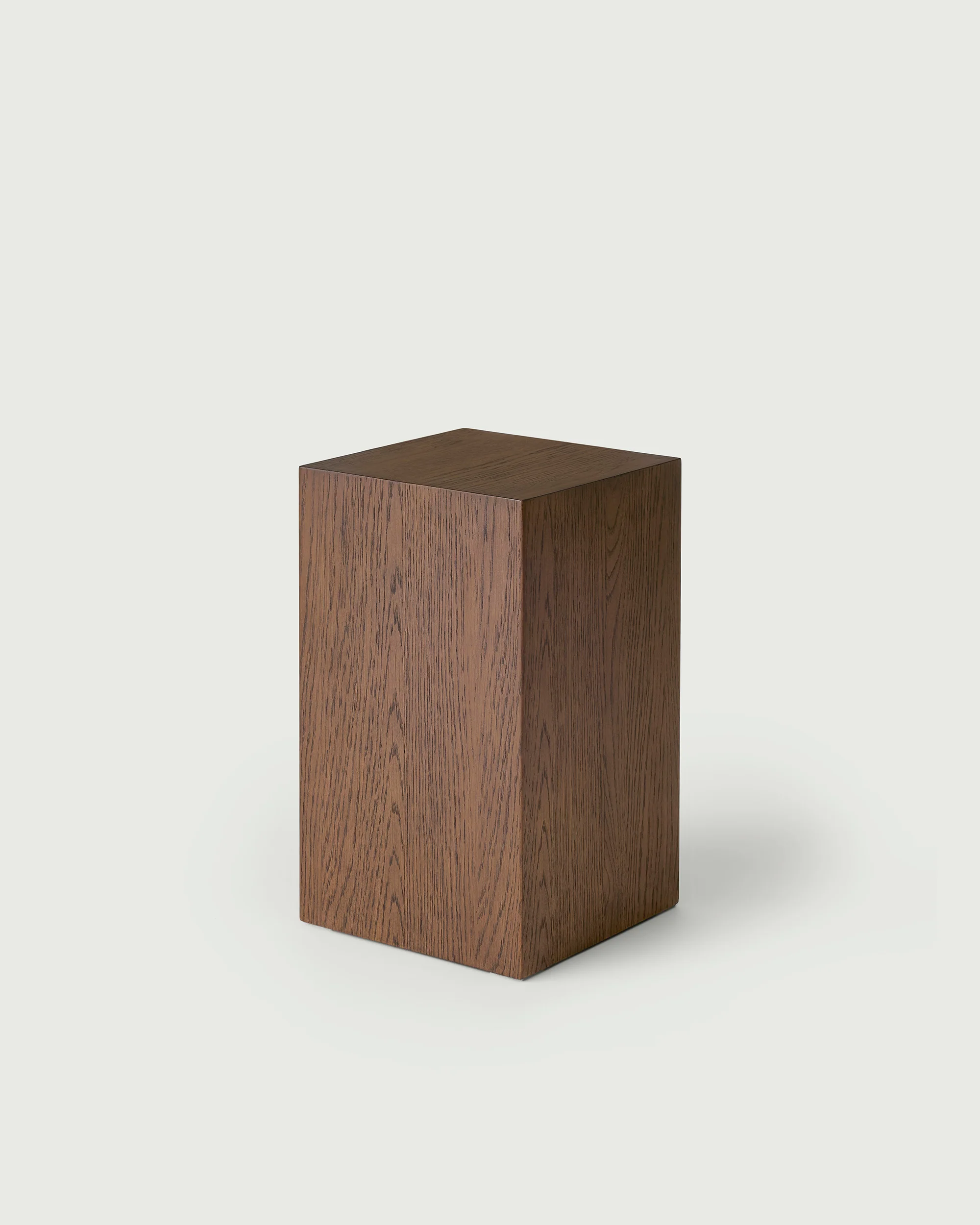 Leo Short Plinth Smoke Oak - Image 3